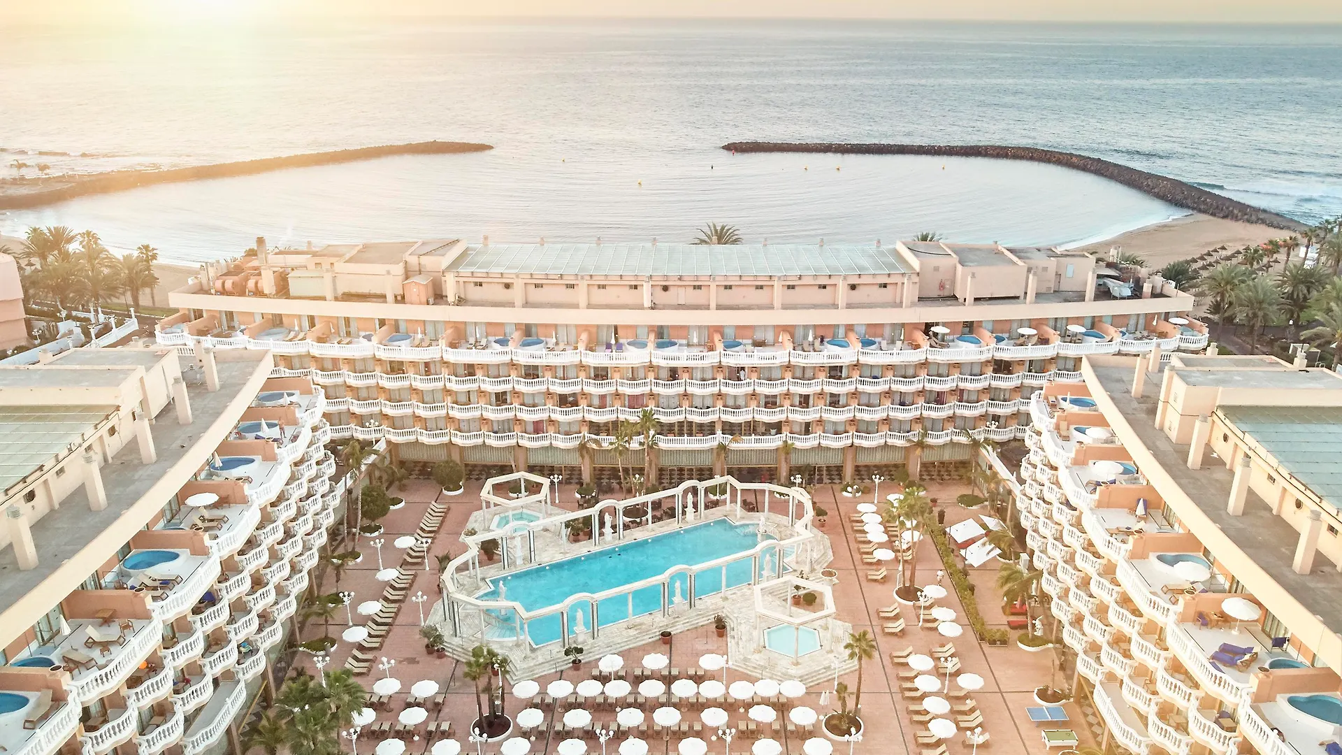 ****  Hotel Cleopatra Palace Playa de las Americas  Spain